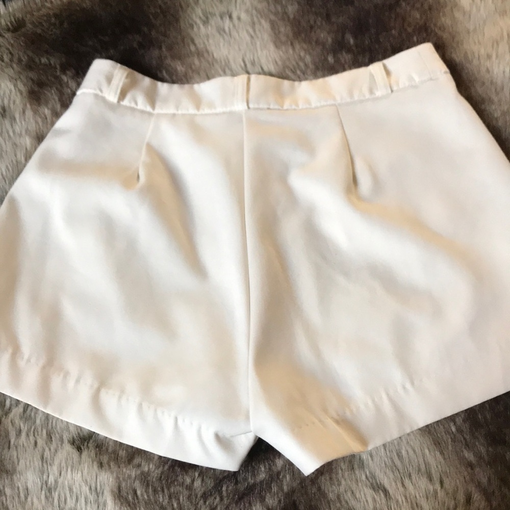 Off White Basic Summer Shorts - Picture 2 of 4